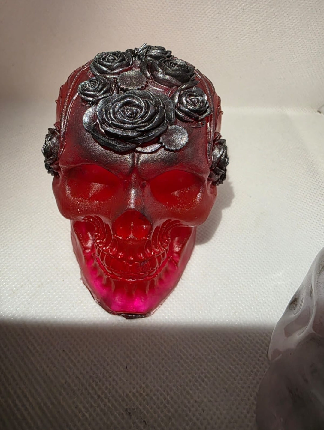 Totenkopf mit rosen