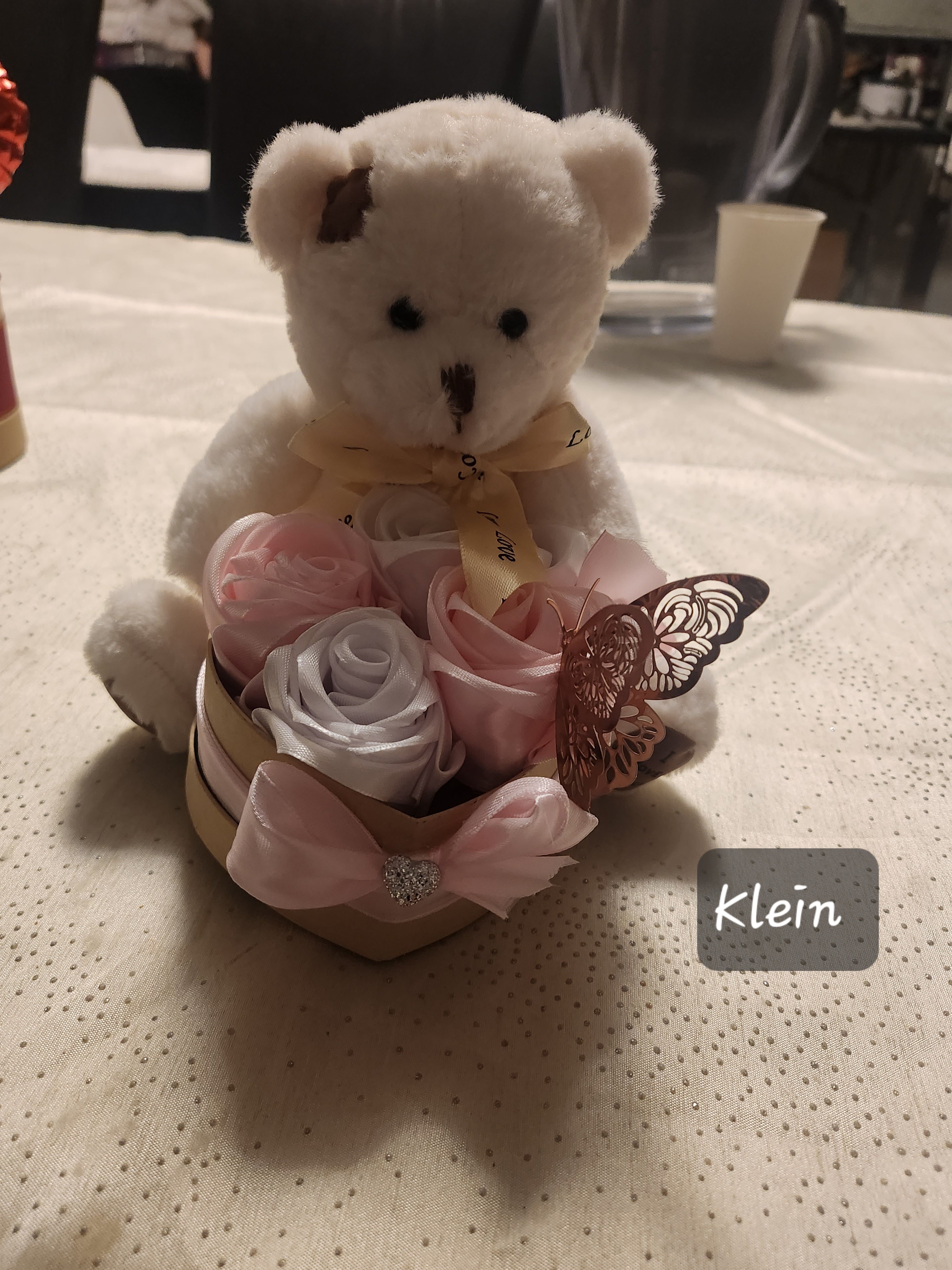 Teddy mit ewige Rosen