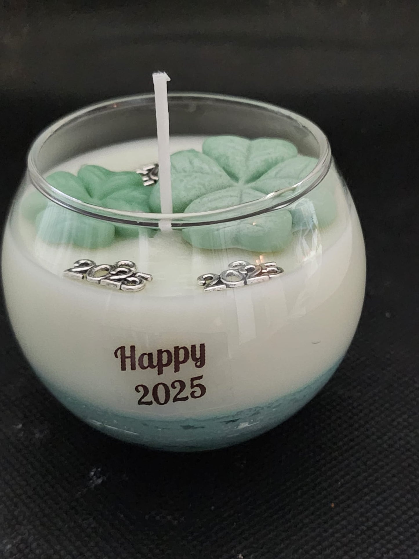 Happy 2025 Kerze