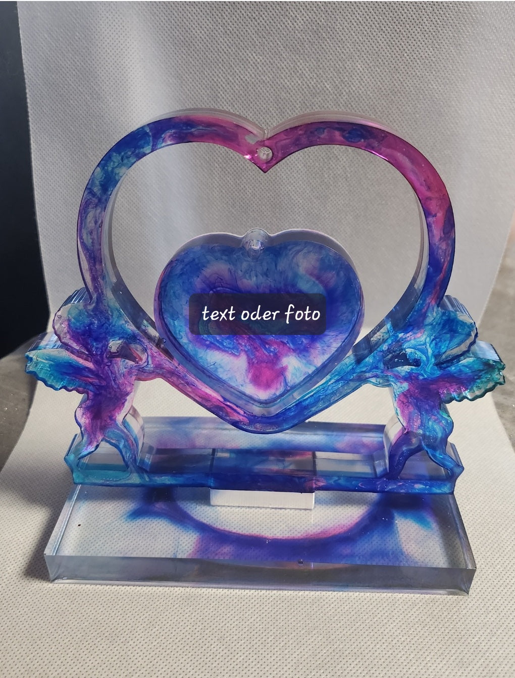 Engel mit Herz aus Resin